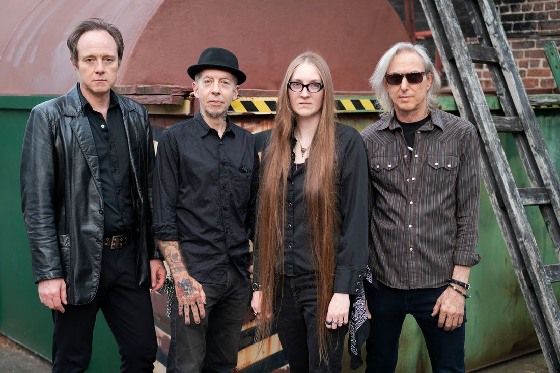 Press photo of Live Skull